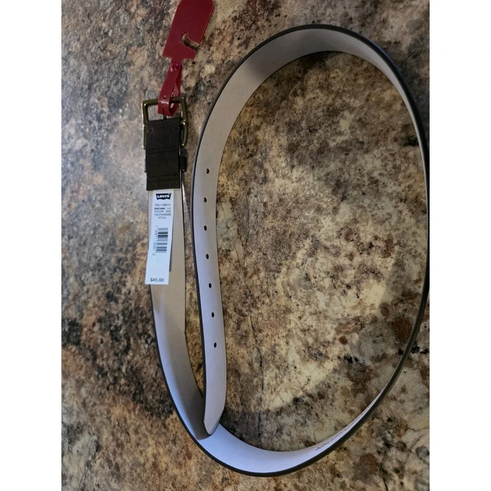 New Levis New Mens Belt.Size Large. RN129919. Brown.